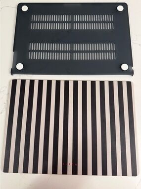 Burga Striped MacBook Cover 15”